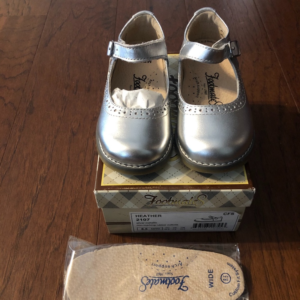 Silver Maryjanes "Footmate"